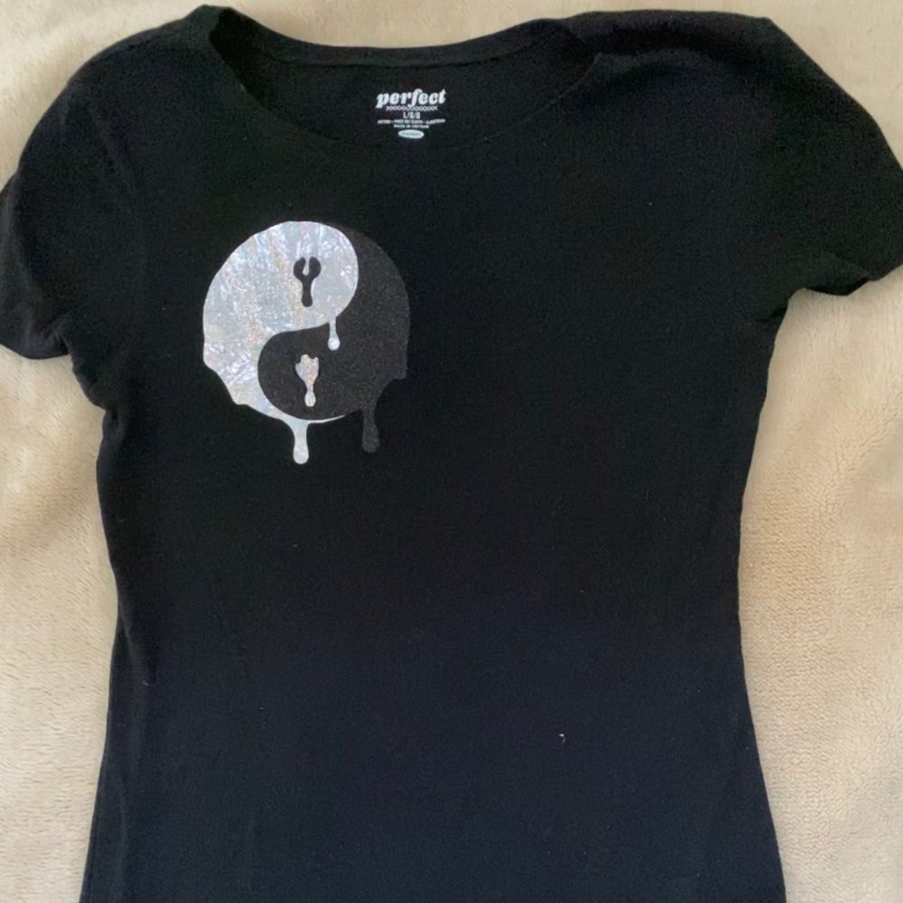 A holographic tshirt